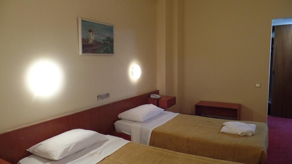 Cavo D' Oro Hotell Pireus Eksteriør bilde