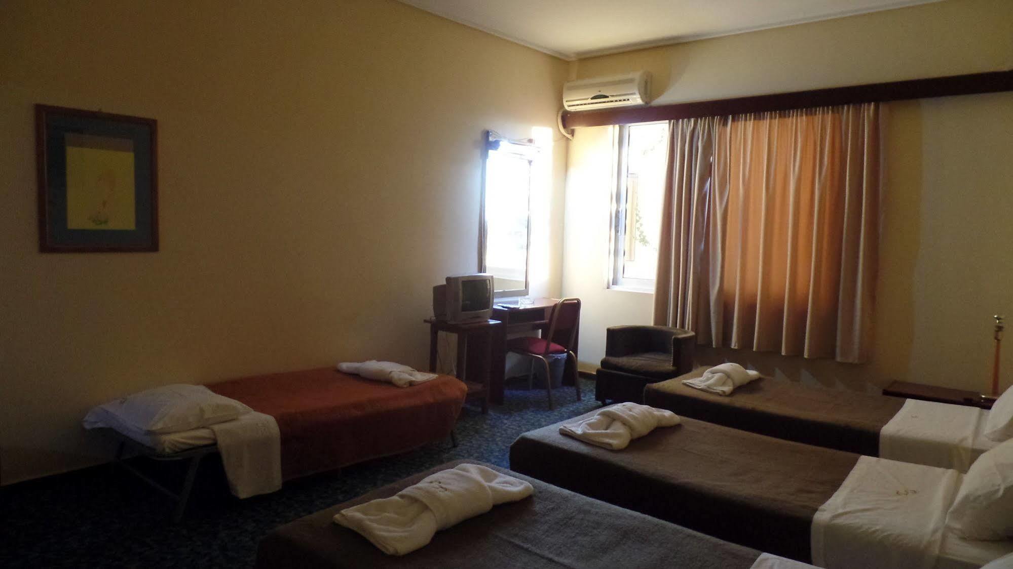 Cavo D' Oro Hotell Pireus Eksteriør bilde