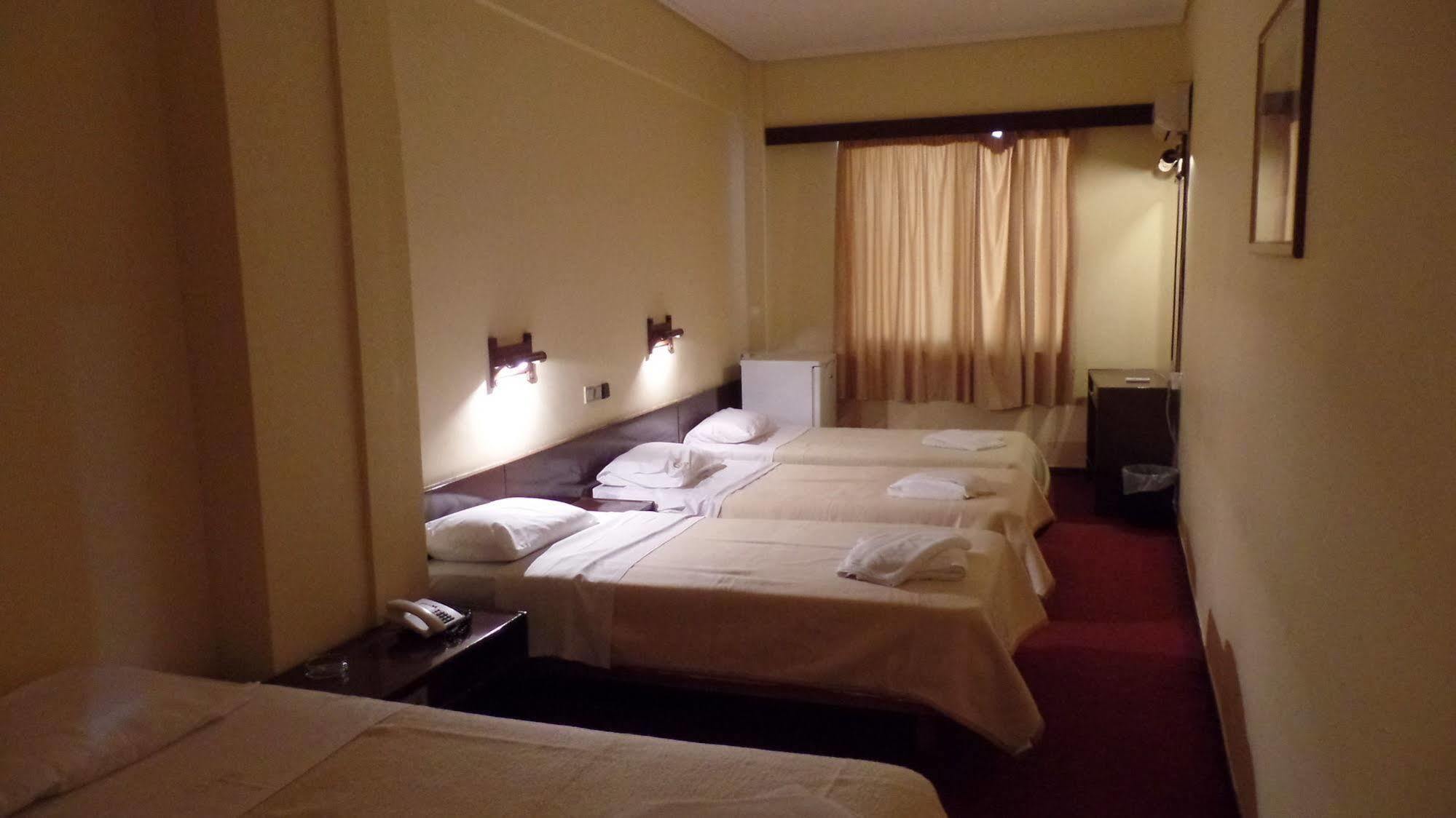 Cavo D' Oro Hotell Pireus Eksteriør bilde